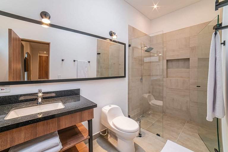 E202 • Estudio en el maravilloso y accesible a pie barrio de