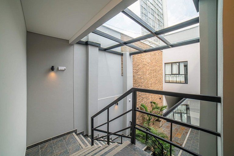 E202 • Estudio en el maravilloso y accesible a pie barrio de
