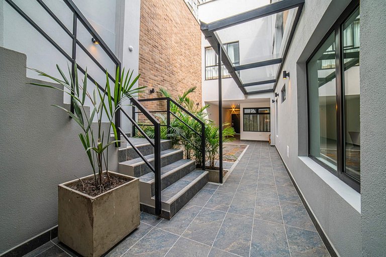 E202 • Estudio en el maravilloso y accesible a pie barrio de