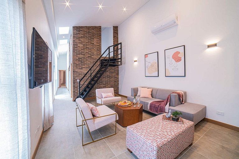 E303 • Ático de 3 dormitorios • Terraza, aire acondicionado
