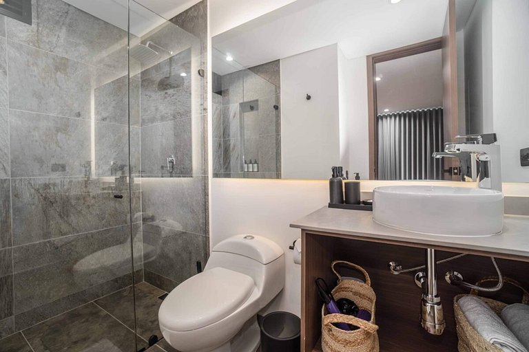 Hygge 501 • 2 dormitorios | 2 baños | Balcón • Cerca de Gran