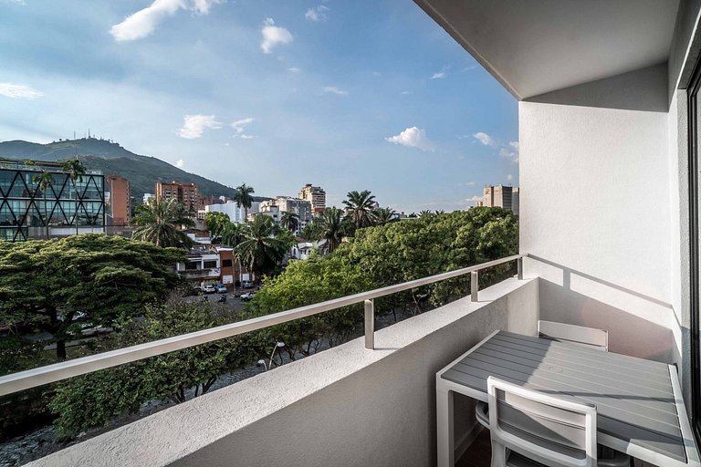 M301 • Estudio • Balcón con vistas al río • Cerca de la vida