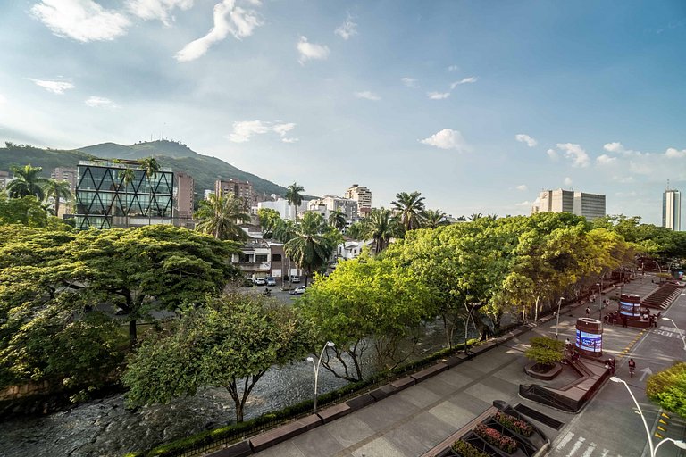 M301 • Estudio • Balcón con vistas al río • Cerca de la vida