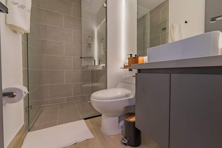 RM505 | Estudio moderno | Piscina, gimnasio y wifi rápida |