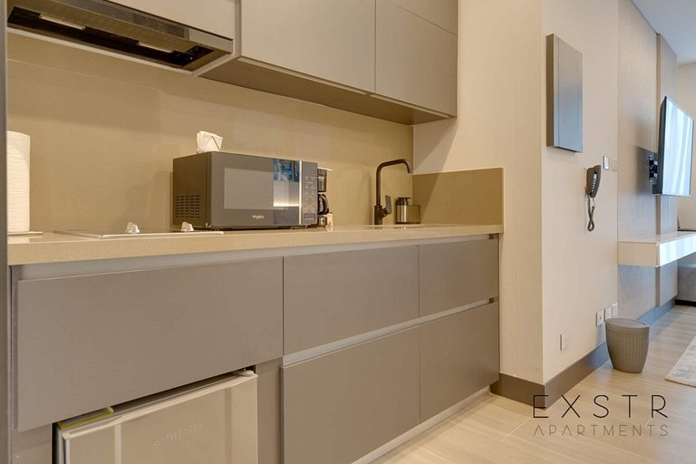 RM805 • Estudio maravilloso • Balcón • Piscina y gimnasio