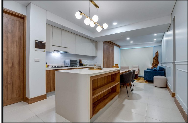 H105 | Lujoso 2 dormitorios | Piscina | Balcón | Seguridad l
