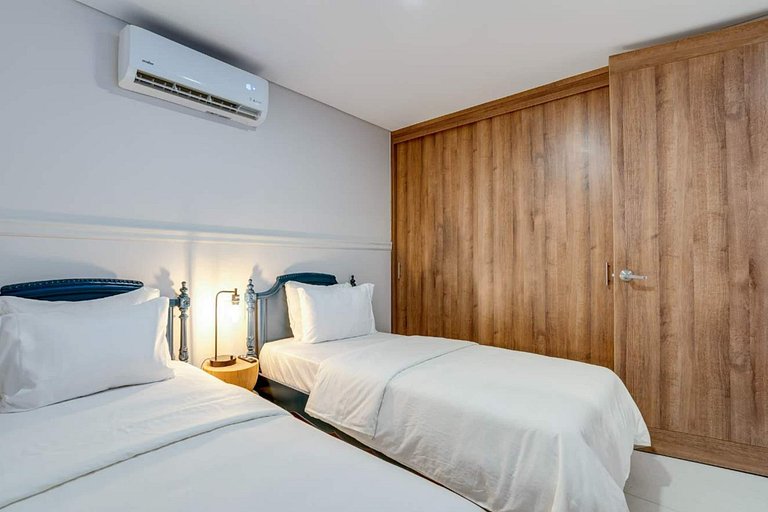 H105 | Lujoso 2 dormitorios | Piscina | Balcón | Seguridad l