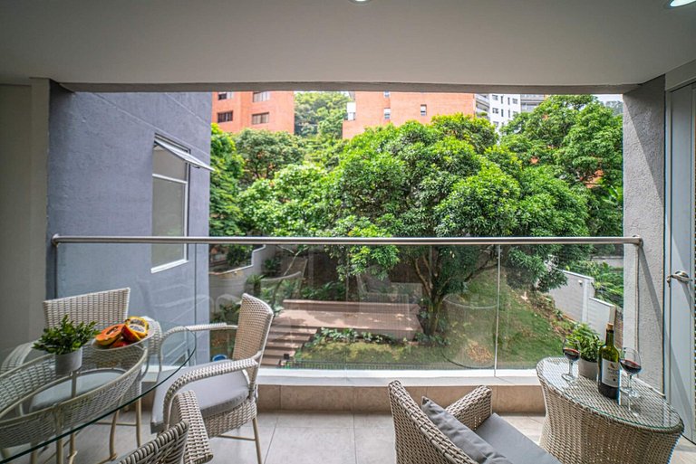 H601 • Retiro urbano chic • Vistas a la naturaleza y piscina