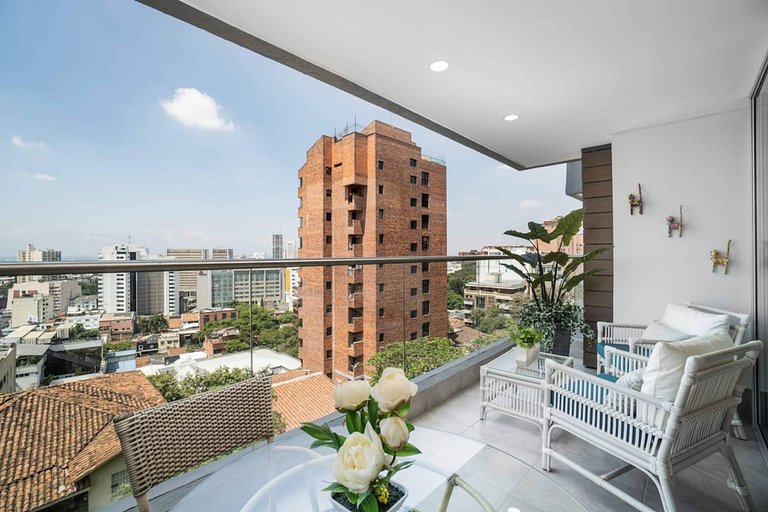 H604 • Balcón y hermosas vistas • Piscina y aparcamiento