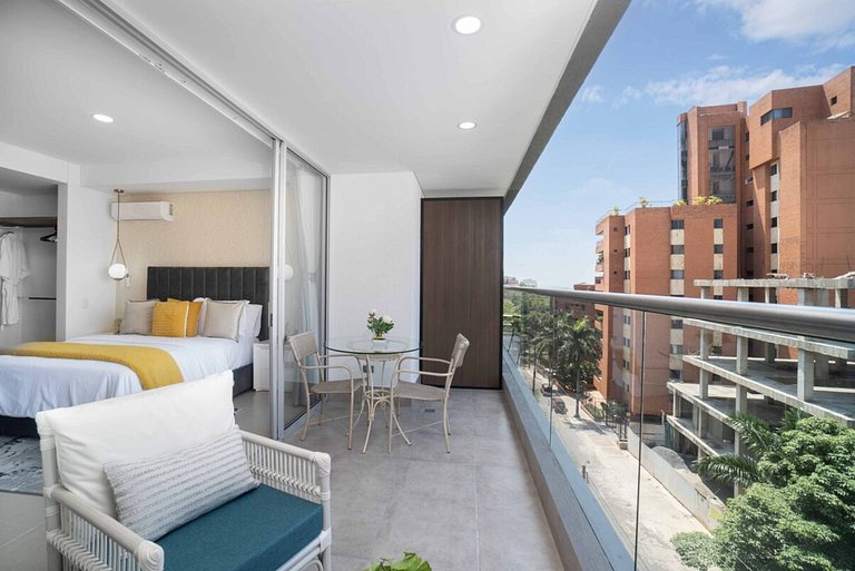 H604 • Balcón y hermosas vistas • Piscina y aparcamiento