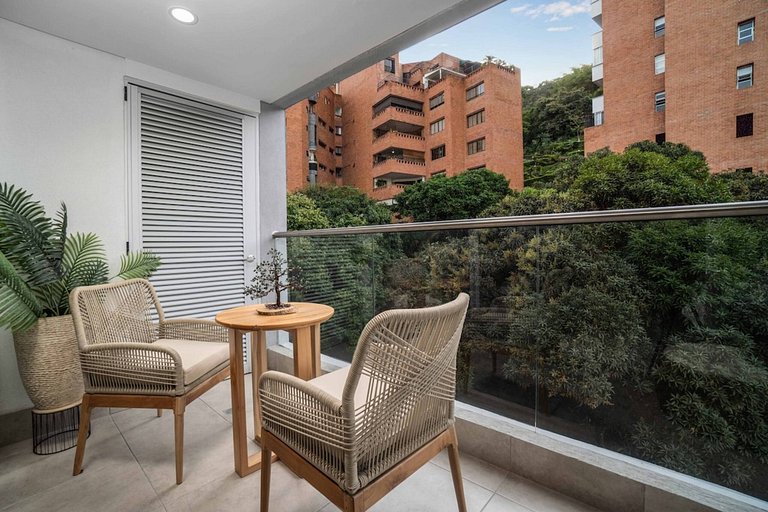 H702 • Balcón increíble • Piscina y gimnasio • Cerca de Gran