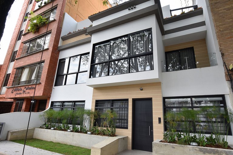 G103 • Cómodo alojamiento tranquilo de 2 habitaciones en Gra