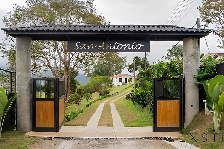FincaSanAntonio · Dream Escape Lago Calima: Pool, Jacuzzi, C